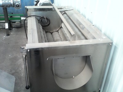 BT-T1200促銷(xiāo) 旭鑫牌毛輥清洗機(jī)，高效潔凈的果蔬清洗解決方案